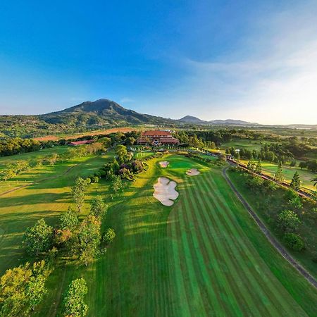 Bandung Giri Gahana Golf&Resort Jatinangor Exterior foto