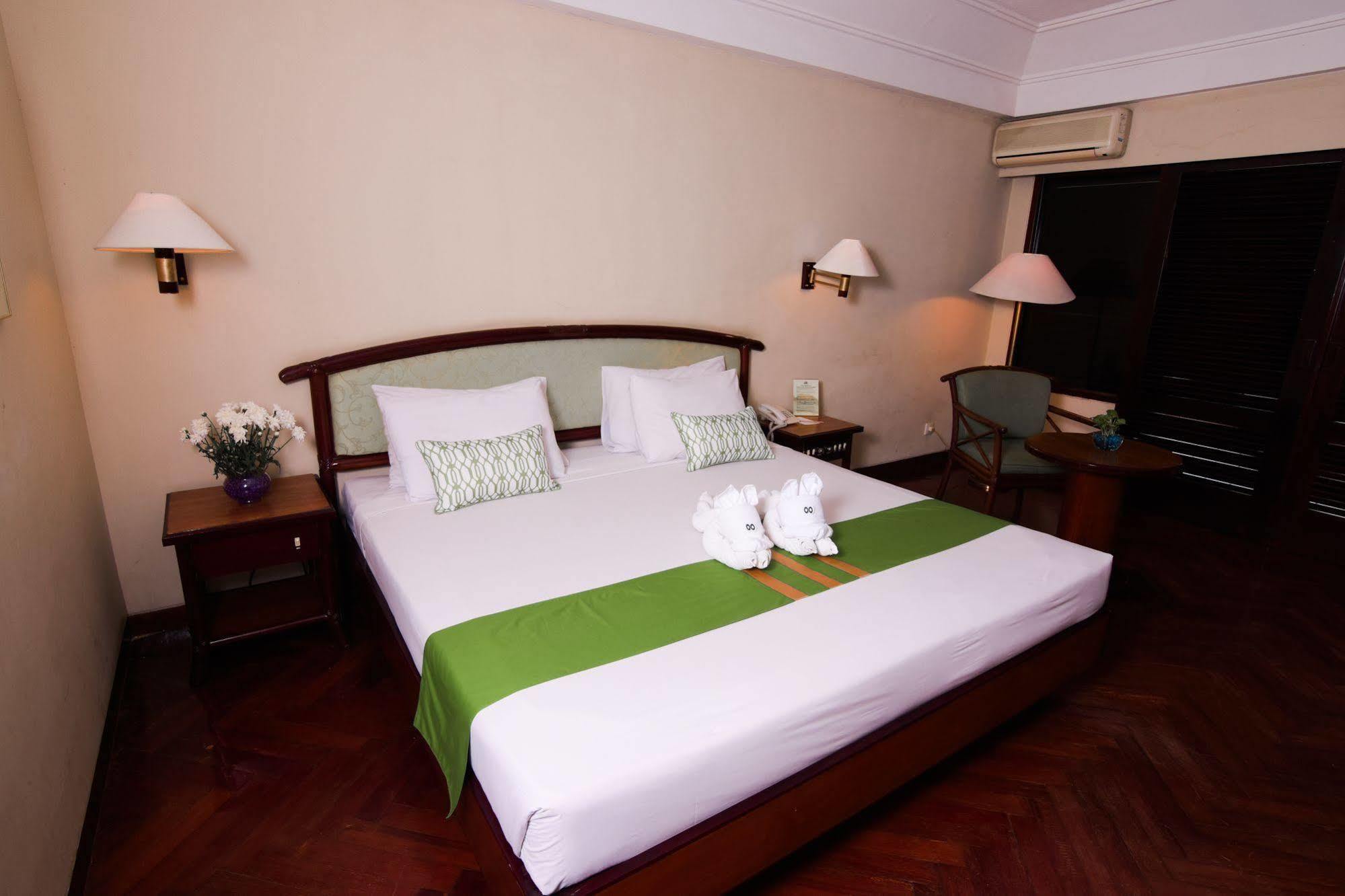 Bandung Giri Gahana Golf&Resort Jatinangor Exterior foto